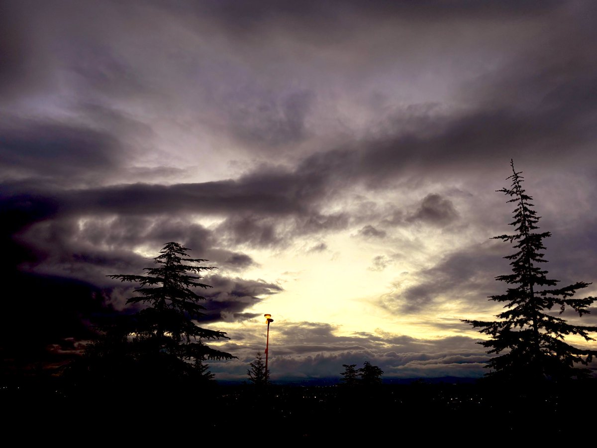 espiritulibbre's tweet photo. #ankara #sunrise #nature #digitalcamera https://t.co/stt8KWuoRS