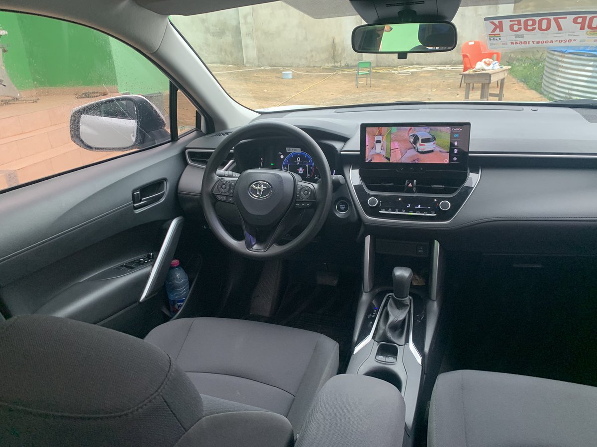 JaneWilson22240's tweet photo. @SIKAOFFICIAL1 Toyota Cross 2023 Model 
415k¢
360 camara
Sunroof 
Keyless entry/start https://t.co/hmmDhm6DgZ