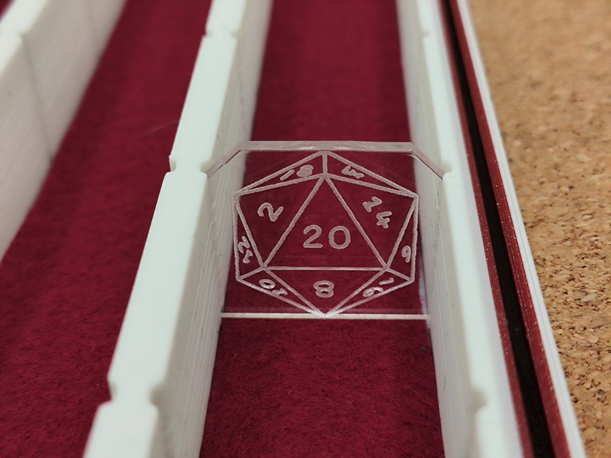 GrisArdiente's tweet image. Pues ya he acabado la nueva cajita de rol y voy a hacer un ✨SORTEO✨ para celebrarlo.

Caja XXL de rol, con corcho personalizado, para dados, fichas, lapiz...

Para participar:
✅Sigueme aqui
🔀Comparte este twit
🗣️Menciona a un compi de rol

Resultados el 04/12, SUERTEEE