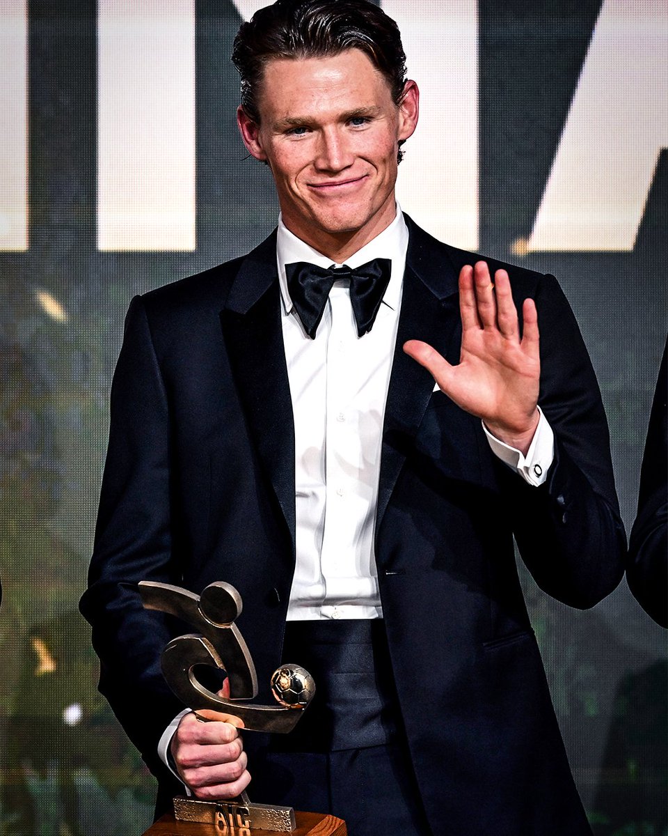 brfootball's tweet photo. Scott McTominay was named Serie A Player of the Year at the 2025 Gran Galà del Calcio awards.

Previous winners include Zinedine Zidane, Kaká, Zlatan Ibrahimović, Cristiano Ronaldo, and many other greats.

An incredible accomplishment 🏆🏴󠁧󠁢󠁳󠁣󠁴󠁿 https://t.co/1LMr4mTSa7