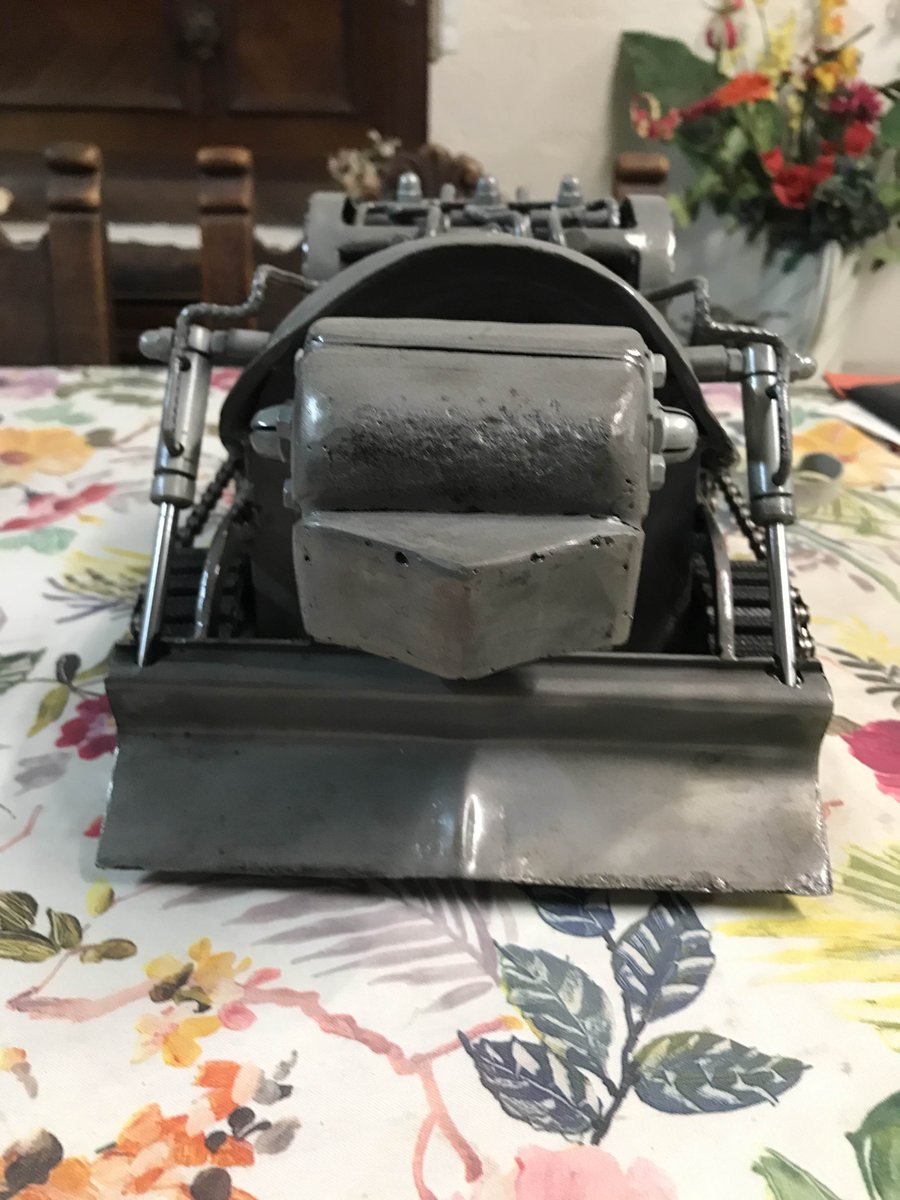 HonuaHonu's tweet image. Pour les feignants qui ont la flemme de lire :
 ➡️ Nouvelle Honu à gagner
 ➡️ Une sculpture en métal offerte au Tortupole
 ➡️ Toute la collecte convertie en € et reversée à l’asso

Voilà.

Pour ceux qui veulent comprendre réellement ce qu’on organise 👇

Un artiste (…