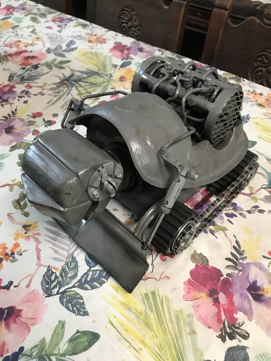 HonuaHonu's tweet image. Pour les feignants qui ont la flemme de lire :
 ➡️ Nouvelle Honu à gagner
 ➡️ Une sculpture en métal offerte au Tortupole
 ➡️ Toute la collecte convertie en € et reversée à l’asso

Voilà.

Pour ceux qui veulent comprendre réellement ce qu’on organise 👇

Un artiste (…