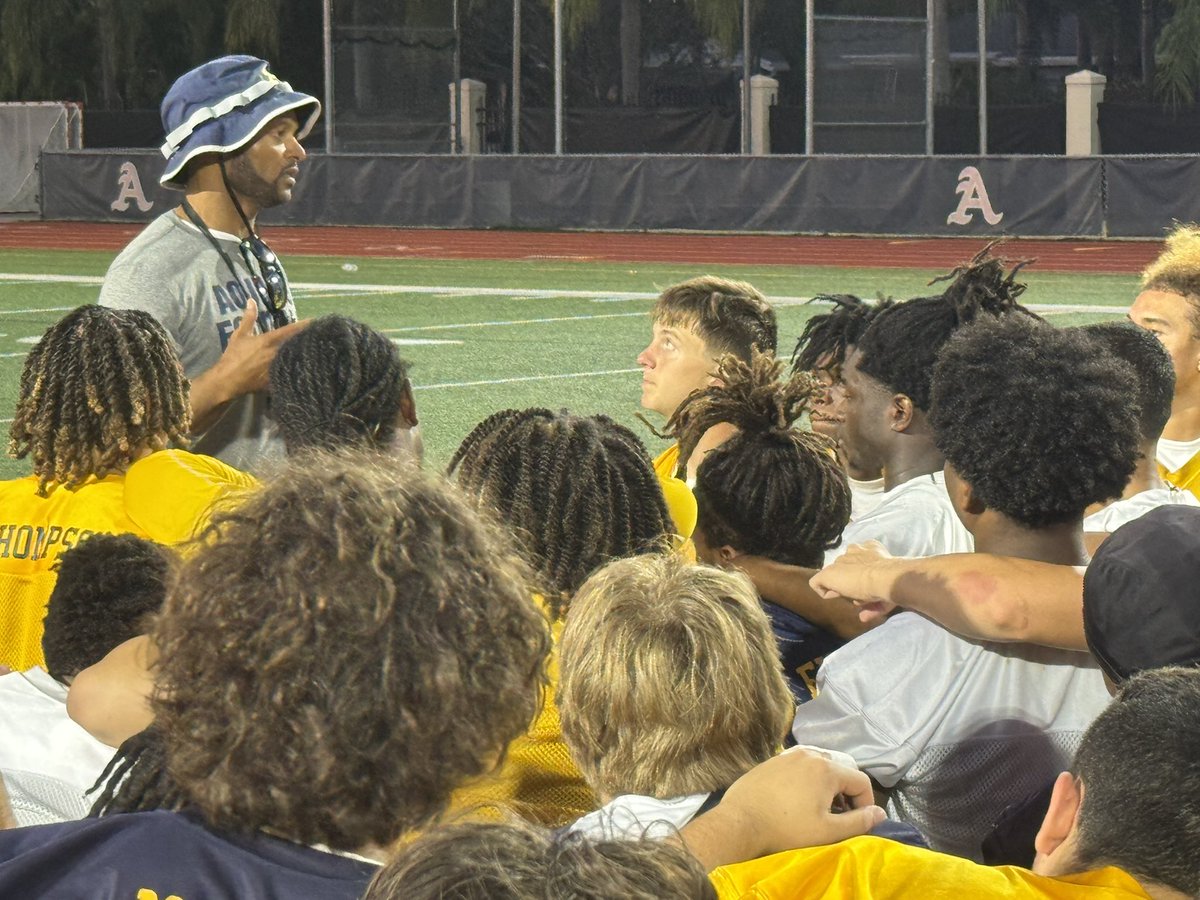 🔹 CHAMPIONS 4 CHRIST🔹

Win it all, with your best effort, on and off the field.

#VictoryStory
#FFTE
#YouGoWeGo
<a href="/CoachHarriott/">Roger Harriott</a>