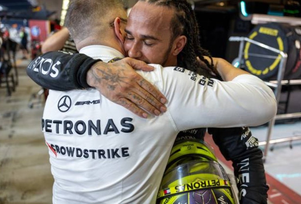 Something about this Lewis and Bono pic after AD race