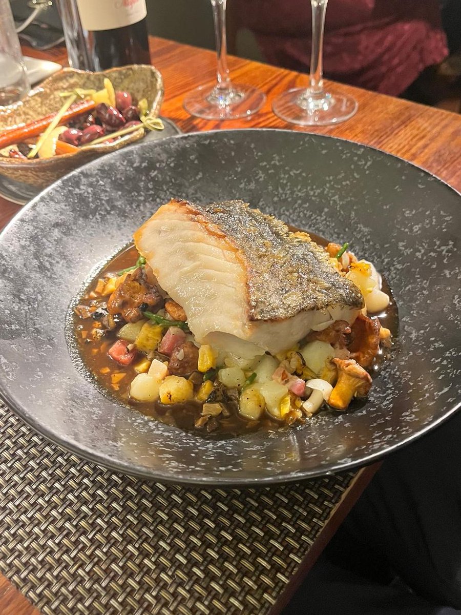 Festive fun with the Taste Hospitality team at The White Hart Lydgate! 🎄✨

We are terrible at taking photos, but at least we managed some good ones of food 😋

The food was incredible and so was the company ❤️the perfect way to wrap up a brilliant year.