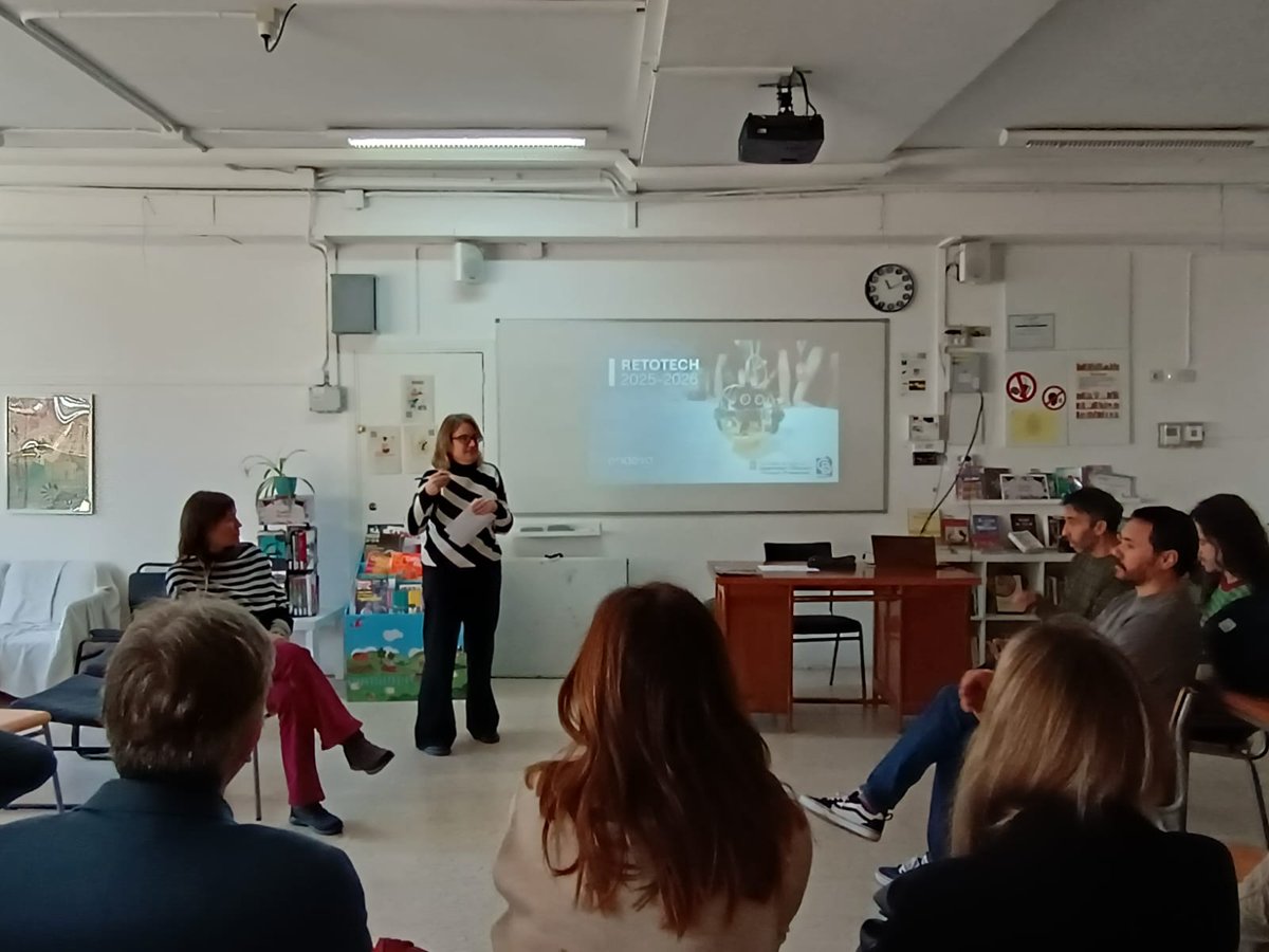 FundacionEndesa's tweet image. ¡Los colegios participantes en esta XI de @retotech siguen recibiendo sus kits de #robótica! 🤖 En esta ocasión los han recogido los centros participantes de Cataluña.
¡El #EspírituRetotech continúa avanzando por toda la geografía española!