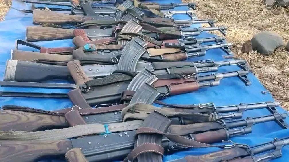 ሌላ ድል!በምዕራብ ጎንደር ዞን ሲንቀሳቀሱ የነበሩት 15 ጃውሳዎች እጃቸው ለሰሜን ምዕራብ(ሞገድ ማዕበል ዕዝ)ኮር  መስጠታቸውን የኮሩ ምክትል  አዛዥ  ብ/ጀኔራል ቾምቤ ወርቁ ገለፁ።