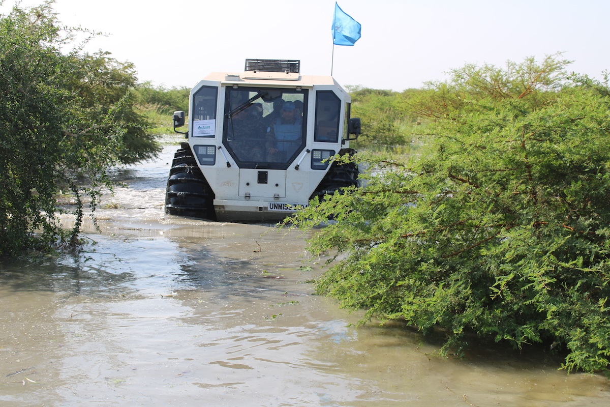 unmissmedia's tweet photo. Parts of the vital supply route Malakal-Renk in Upper Nile, #SouthSudan, are virtually impassable. Even using all-terrain vehicles, an #UNMISS recce patrol undertaken ahead of scheduled road repair work was soon forced to turn around as water levels became dangerously high.
#A4P https://t.co/F6Y4HcyQqN