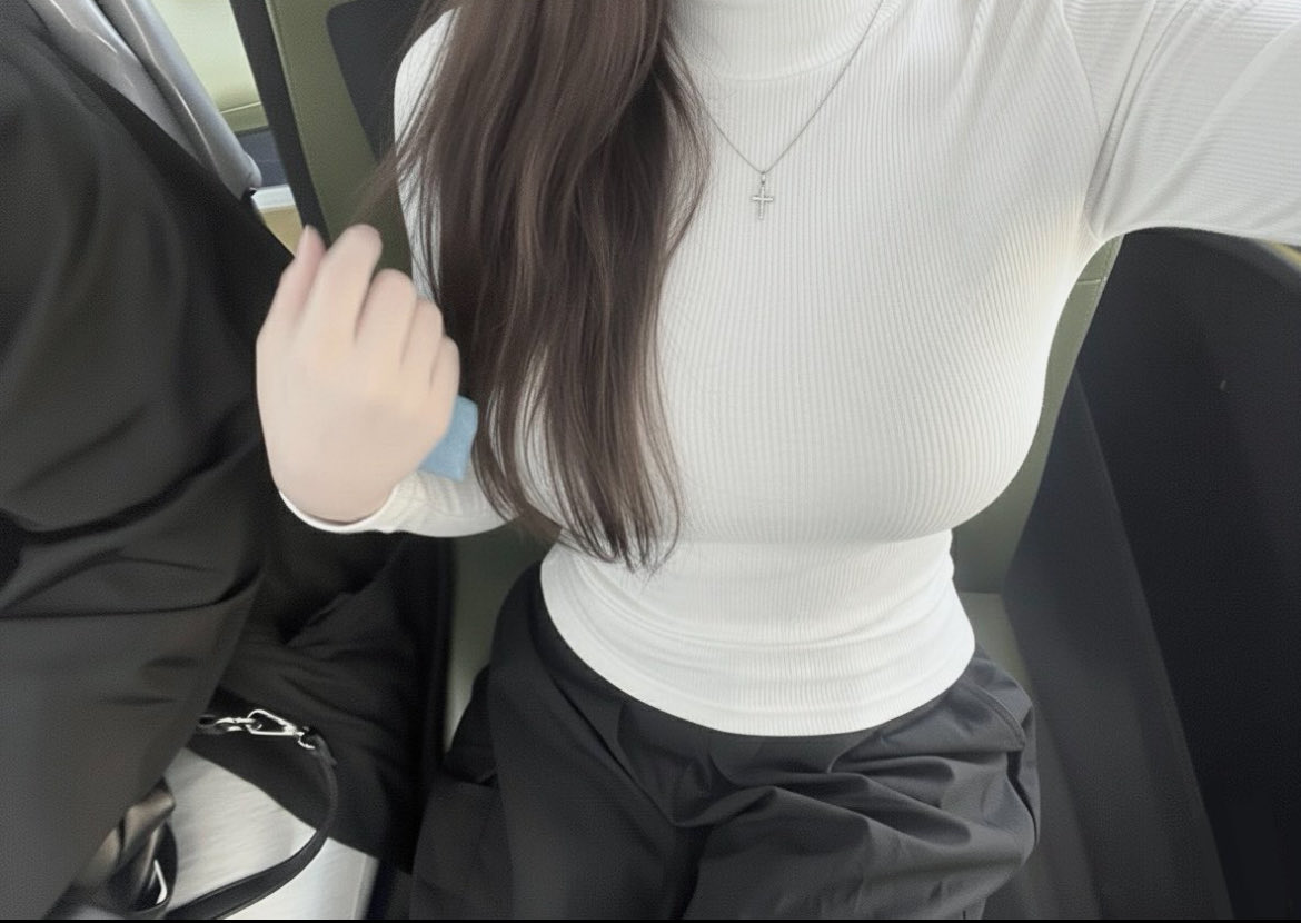 Linjee1122's tweet image. こんな私の飲みに行ってくれる人いないよね。最近自信無くなってきちゃった

#いいねでdm #裏垢女子