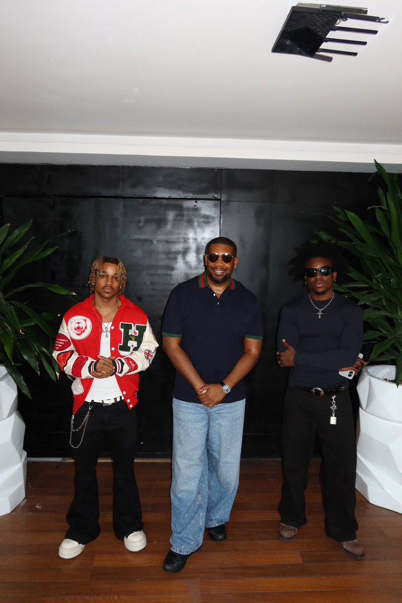 DONJAZZY's tweet image. Boys 2 Men 😁

cupidszn.lnk.to/mythera 

lovn.lnk.to/SIB