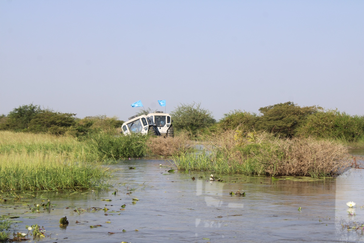 unmissmedia's tweet photo. Parts of the vital supply route Malakal-Renk in Upper Nile, #SouthSudan, are virtually impassable. Even using all-terrain vehicles, an #UNMISS recce patrol undertaken ahead of scheduled road repair work was soon forced to turn around as water levels became dangerously high.
#A4P https://t.co/F6Y4HcyQqN