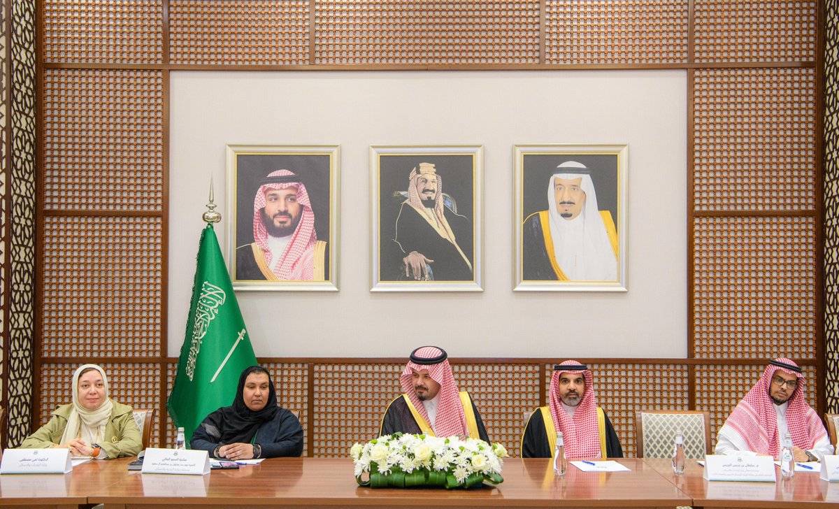 سمو أمير منطقة #المدينة_المنورة #سلمان_بن_سلطان، يرعى أعمال الورشة التنفيذية المخصصة لبحث وابتكار الحلول العملية لتغطية احتياج المنطقة من الإسكان الدائم أو المؤقت، وذلك بحضور معالي أمين المنطقة الرئيس التنفيذي لهيئة تطوير المنطقة م.فهد البليهشي، وبمشاركة ممثلي الجهات الحكومية