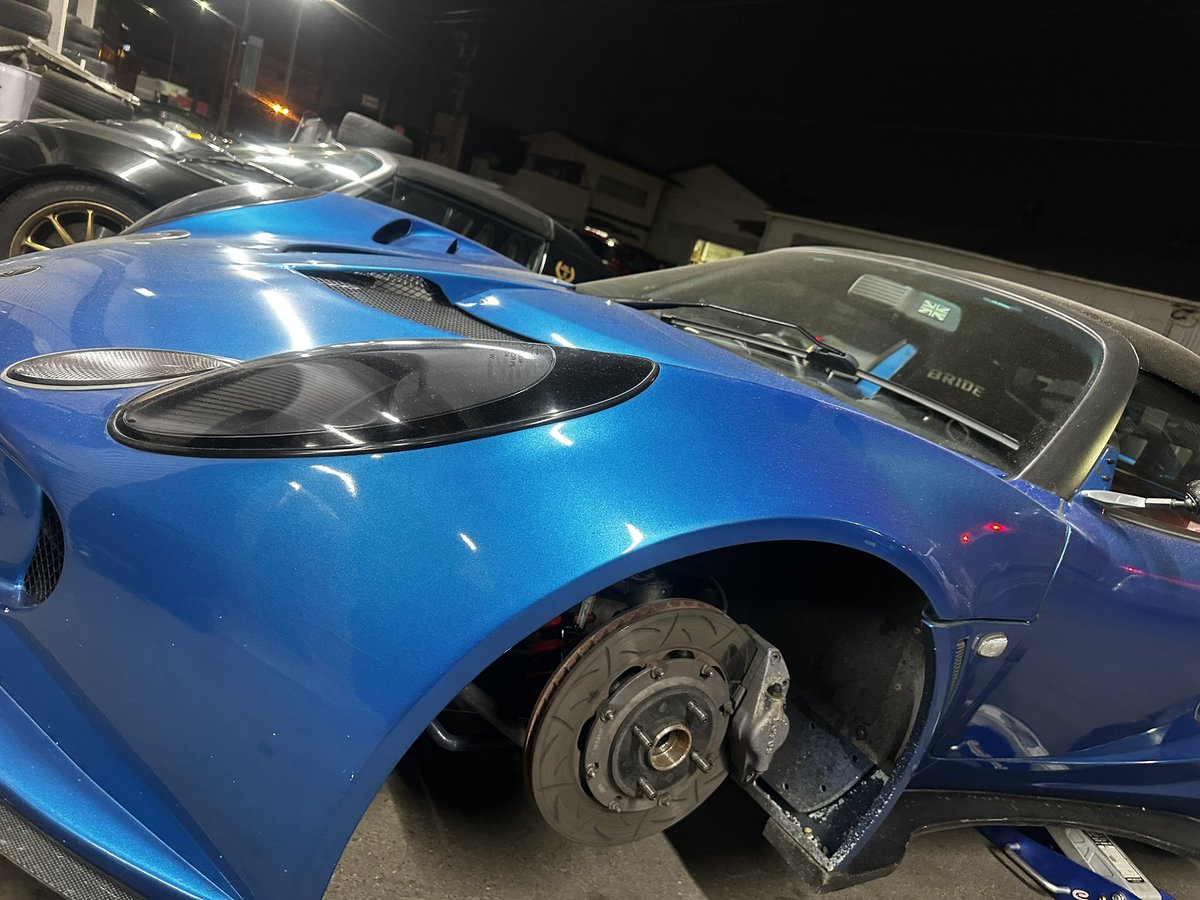 TiRacingtir's tweet photo. 【🔵VTECエキシージ】
タイヤ交換入ります!
A050 GS新品投入です!!
#エキシージ
#A050 https://t.co/QlSM1yZRxE