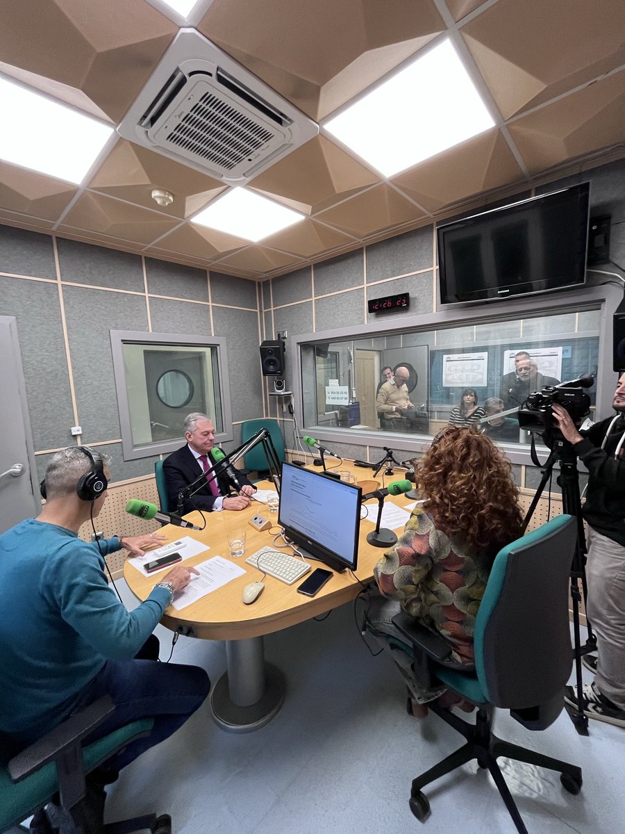 Más de Uno Sevilla tweet media