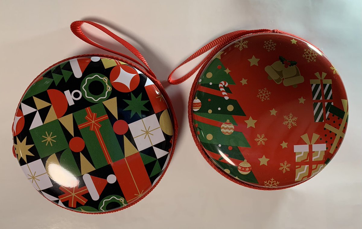 スーパーで見つけたコーラのおまけ。飴ちゃん入れにしよ🥺