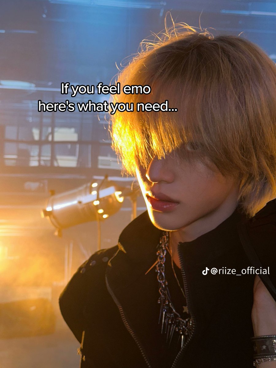 wonbinms's tweet image. Make sure to listen to #Fame when you're feeling emo. 👱‍♂️