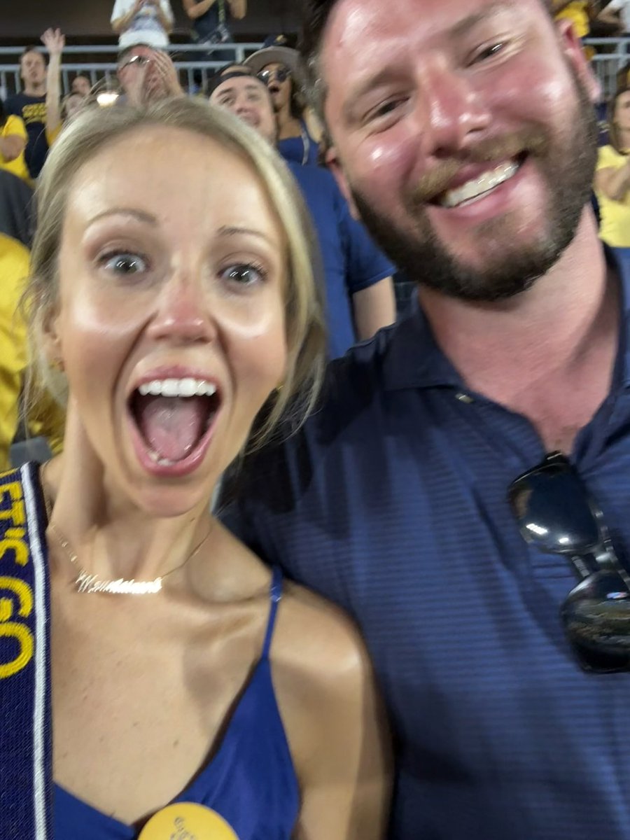 game day bits &amp; pieces 📸 feat. the W in the backyard brawl