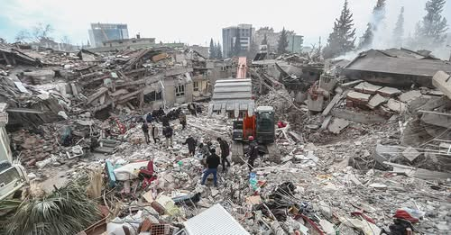 KnowledgeZoneIn's tweet image. #KnowledgeByte: While #Earthquakes are primarily driven by tectonic plate movement, some research suggests a potential link between #ClimateChange and increased seismic activity.

knowledgezone.co.in/posts/Climate-…