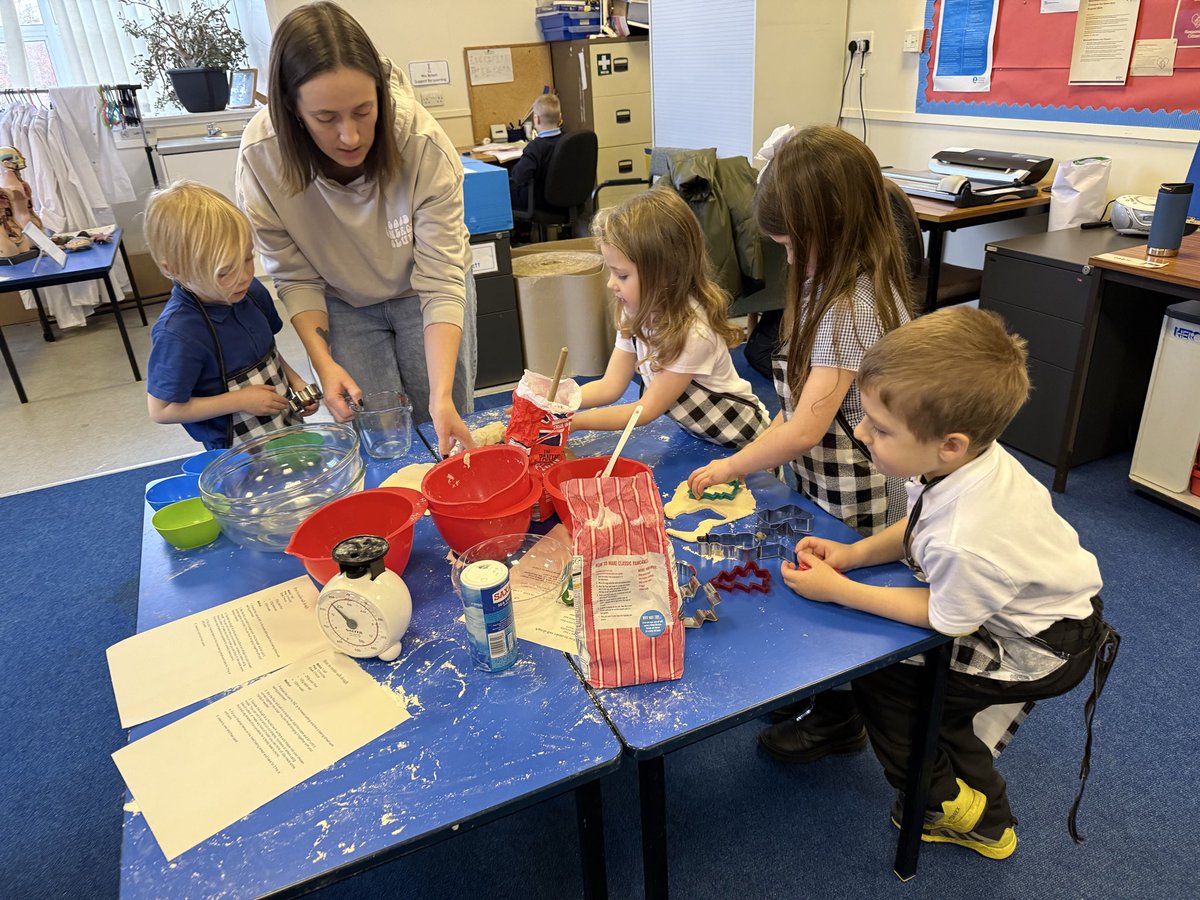 P1.2 have been learning how to follow a recipe and have been developing their measuring skills. We were very lucky to have expert bakers in to support us with making our decorations for the Christmas Shopping event.