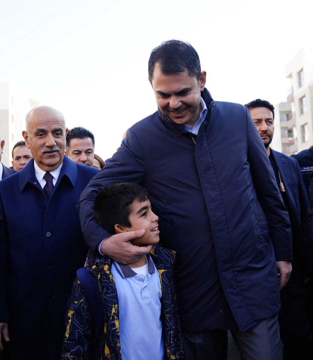 TEK BİR VATANDAŞIMIZ BİLE YUVASIZ KALMAYACAK’ SÖZÜNÜ YERİNE GETİRMENİN GÖNÜL HUZURUNU YAŞIYORUZ

BU AY SONUNDA 453 BİN KONUTTAN DAHA DA FAZLASINI TESLİM EDİYOR OLACAĞIZ

ÖNÜMÜZDEKİ YIL İLK SOSYAL KONUTLARIMIZI DA 11 İLİMİZDE TESLİM ETMEYE BAŞLAYACAĞIZ

Kahramanmaraş’ta afet