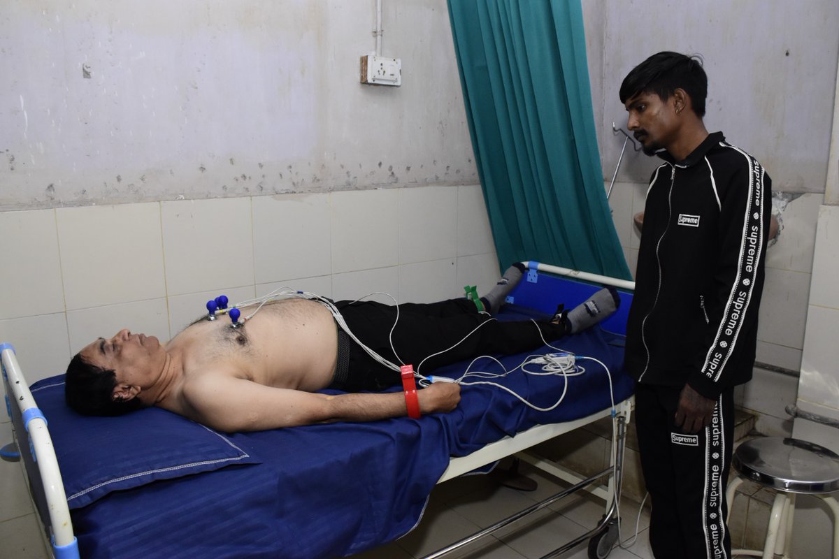 'ફિટ ઈન્ડિયા, ફિટ મીડિયા' અંતર્ગત નર્મદા જિલ્લાના મીડિયાકર્મીઓ માટે ઈન્ડિયન રેડક્રોસ સોસાયટી અને જિલ્લા માહિતી કચેરીના સંયુક્ત ઉપક્રમે હેલ્થ ચેકઅપ કેમ્પનું આયોજન કરાયું...

આ હેલ્થ ચેકઅપ કેમ્પમાં મીડિયાકર્મીઓના સ્વાસ્થ્યની તપાસ માટે વિવિધ પ્રકારના રિપોર્ટ્સ કરવામાં આવ્યા; જેમાં