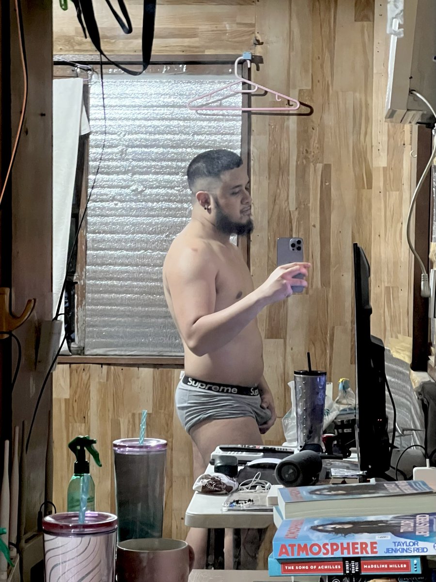 sheance's tweet image. Messy room situation 😬