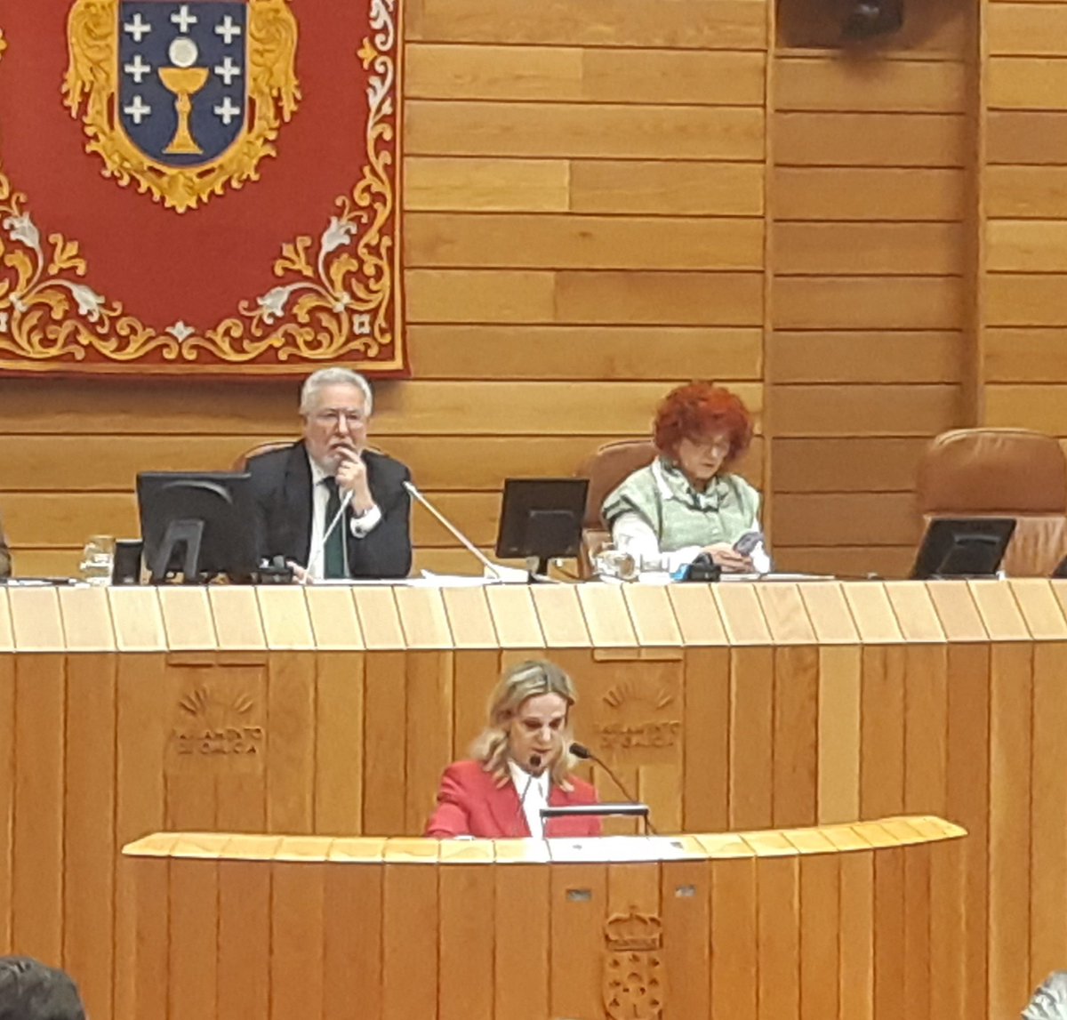 Pleno do <a href="/Par_Gal/">Parlamento Galicia</a> . Aprobada, sen votos en contra, a reforma da lei do deporte de Galicia. A sesión comezou coa comparecencia da Valedora do Pobo.