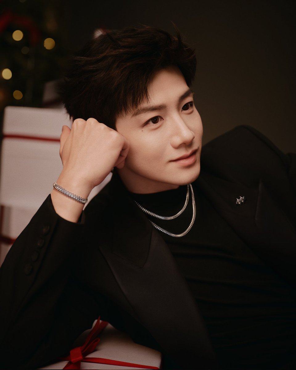 251202 — Cartier weibo update
#BaiJingting #白敬亭