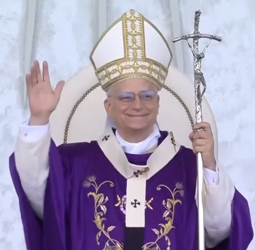 "لا خوف في المحبة،بل المحبة الكاملة تطرح الخوف إلى الخارج لأن الخوف له عذاب.وأما من خاف فلم يتكمَّل في المحبة".يوحناالأولى4:18.
شكرًا على كل هذي المحبة والأمل والسلام الذي صنعته في لبنان، والعالَم العربي.شكرًا للبابا على كل هذا الرجاء. <a href="/Pontifex/">Pope Leo XIV</a> 
#محمدحسين_الرفاعي #زيارة_البابا