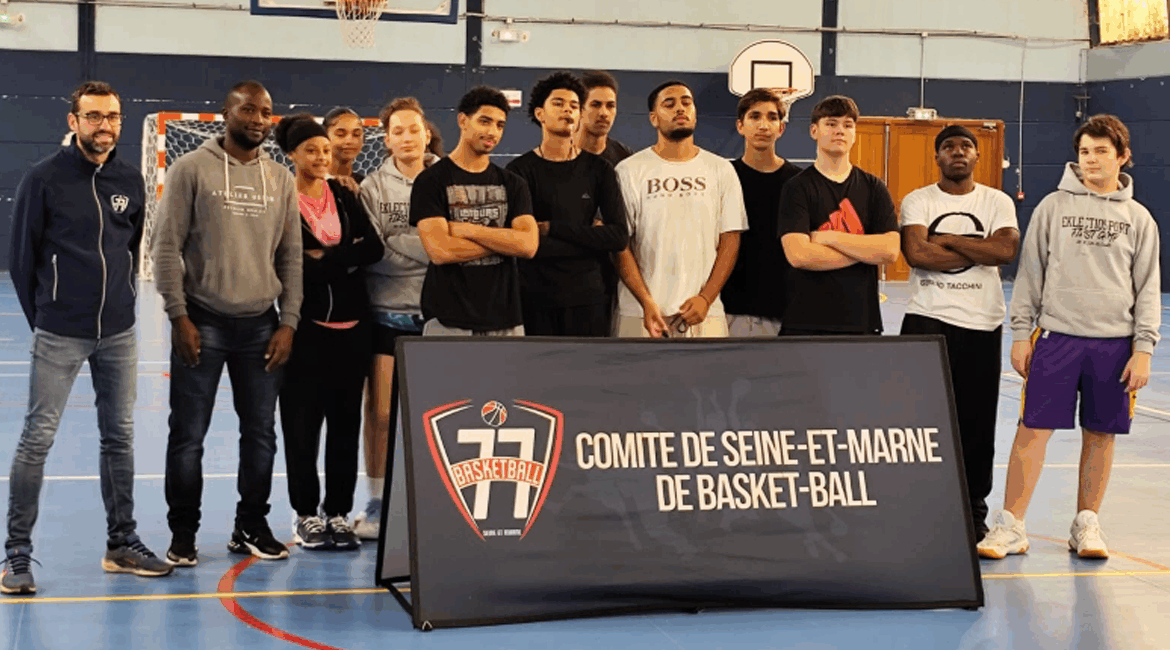 La CDO 77 a organisé il y a plusieurs jours une initiation arbitres/OTM au sein du nouveau club de Nemours. Ces initiations sont gratuites et possibles dans tous les clubs.

✍️ basket77.fr/2025/11/initia… 

#Basket77