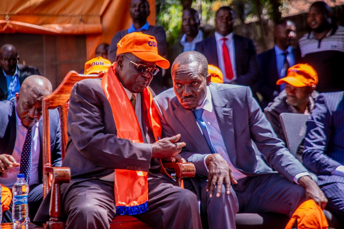 GetembeTV's tweet photo. ODM’s Simba Arati and party leadership welcome newly elected MPs at Chungwa House, new era begins. #ODM #ChungwaHouse #NewMPs #KenyaPolitics #PartyUnity https://t.co/S1AlKITQwq