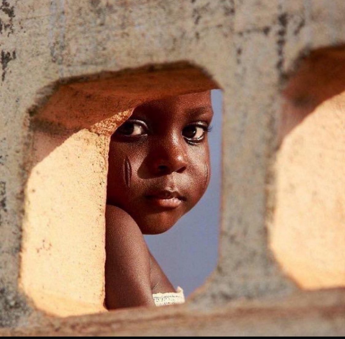 *النظرات ••*
*قادرة على اختصار حديث*
*من سبعين ألف كلمة••👌👍*