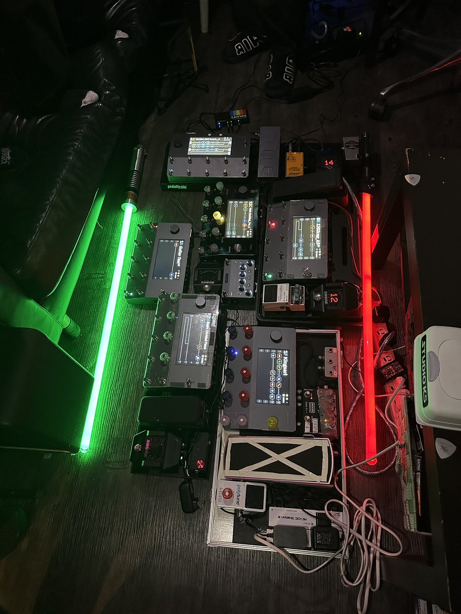 Bmtb_vo's tweet image. STUDIO K5にて
Quad Cortexキャプチャー会
に参加してきました🔥

K5のアンプはもちろん
たけまささん、BASE SHIMOKITA の足立さんのアンプをお借りして音を吸収させていただき贅沢な空間…

機材詳しくないけど、
久しぶりにギターキッズ出来て楽しかった…

#neuraldsp
#quadcortex