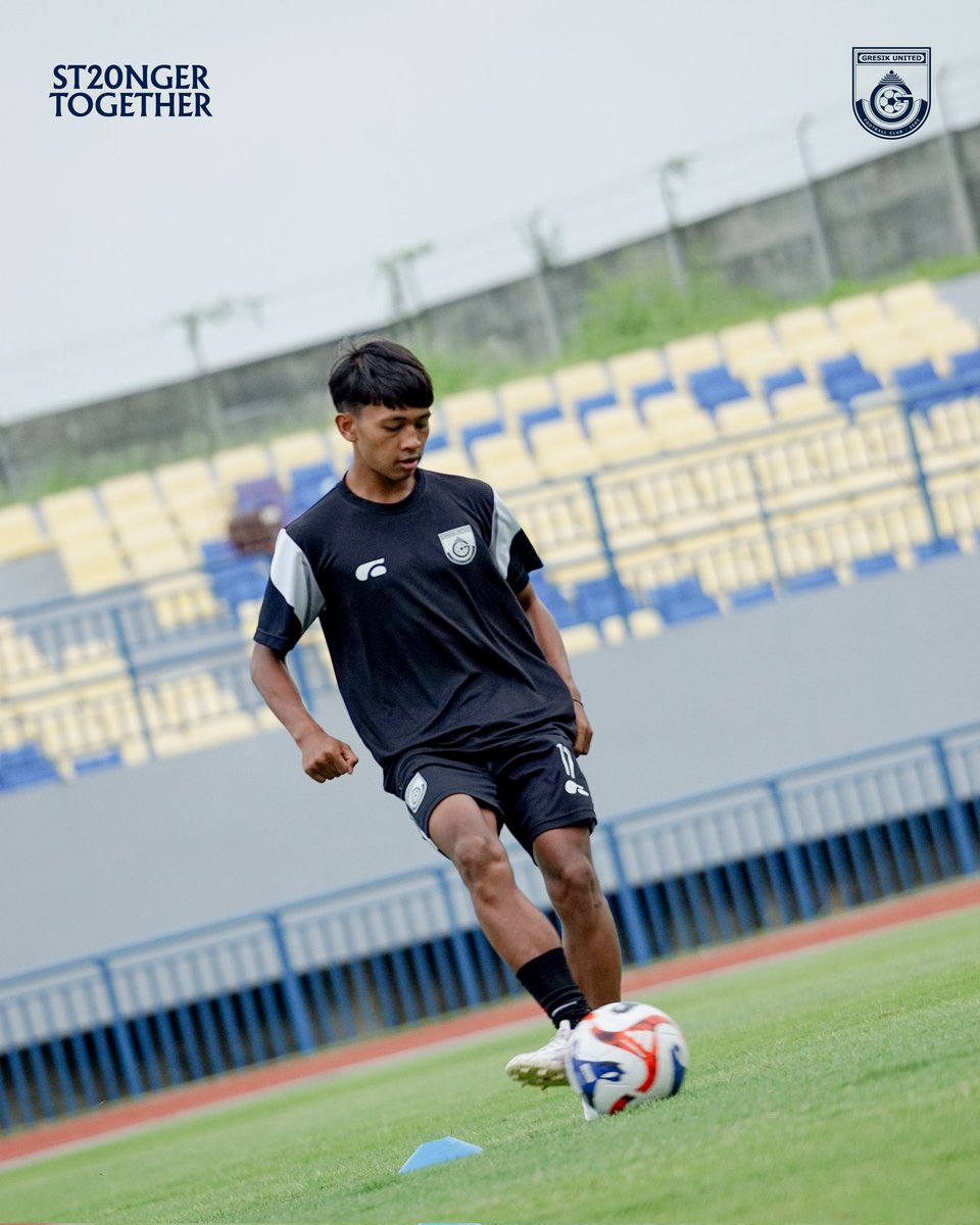 gresikutdFC's tweet image. Menuju laga berikutnya dengan hati yang lebih kuat. 👊🏻

#GresikUnited #LaskarJokoSamudro #ST20NGERTOGETHER #DailyTraining