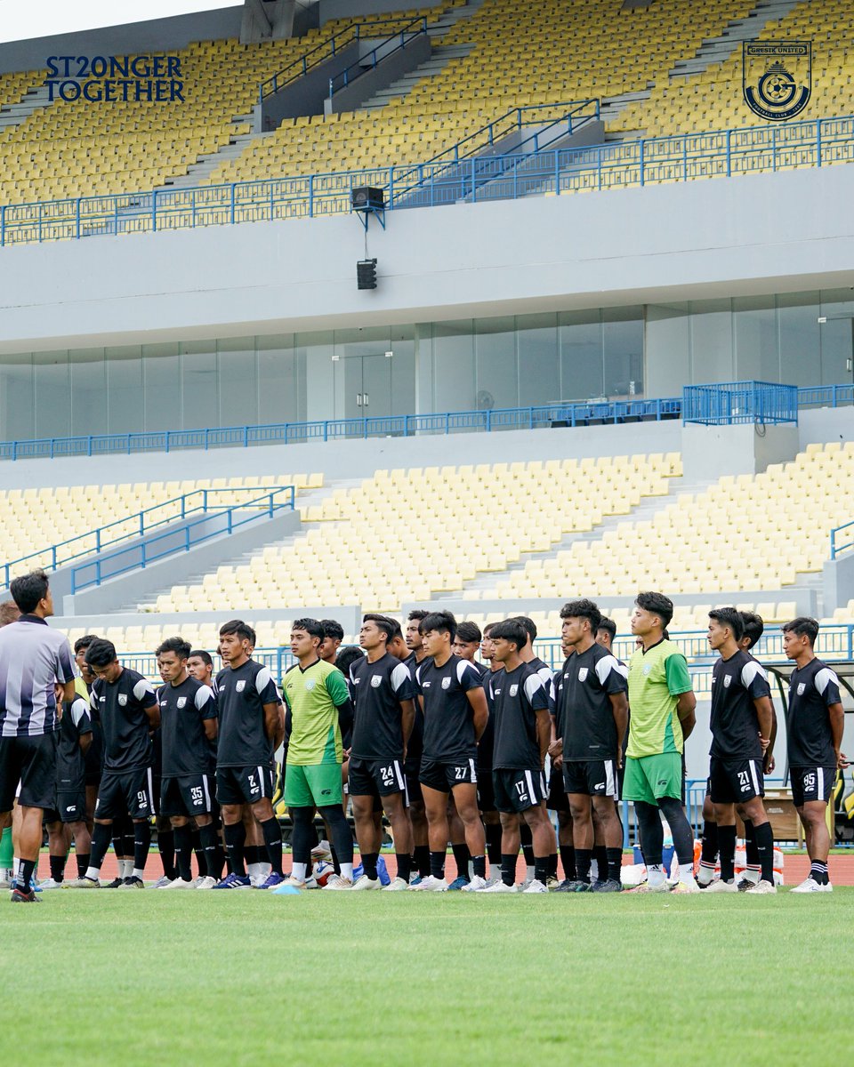 gresikutdFC's tweet image. Menuju laga berikutnya dengan hati yang lebih kuat. 👊🏻

#GresikUnited #LaskarJokoSamudro #ST20NGERTOGETHER #DailyTraining