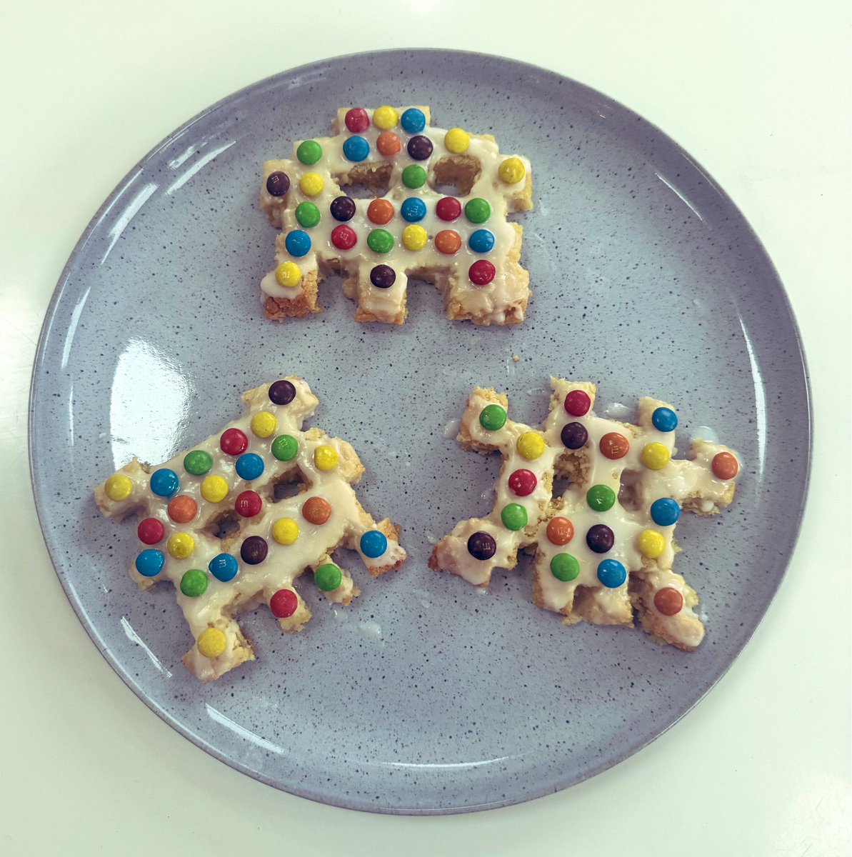 One week left ‘til TT Currency Bake Off Deadline!! 👾 themed bakes are proving popular this year. Bake any creation inspired by <a href="/hirst_official/">Damien Hirst</a> <a href="/OBEYGIANT/">Shepard Fairey</a> or 👾 for this community comp 🍰🍥 Details in <a href="/HENI/">HENI</a> Discord 👀