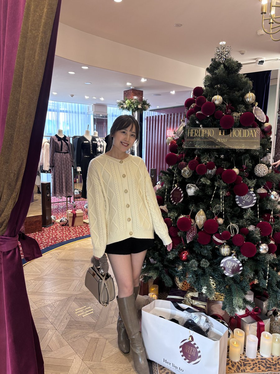 ayami822's tweet photo. かわいい空間すぎて
載せ尽くせないholiday...🎄🐈‍⬛　

#herlipto
#herliptoholiday2025

@Herlipto_info 
@kojiharunyan https://t.co/qF80aS8DVl