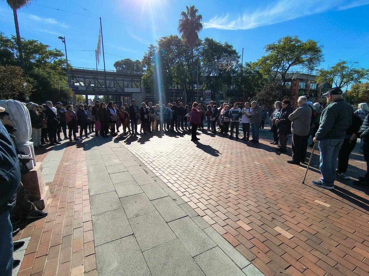 Los derechos no se recortan. La sanidad pública es la columna vertebral de una sociedad justa. Mairena salió a defenderla.

podemosmairena.com/mairena-marea-…

#MareaBlanca #PodemosMairena
