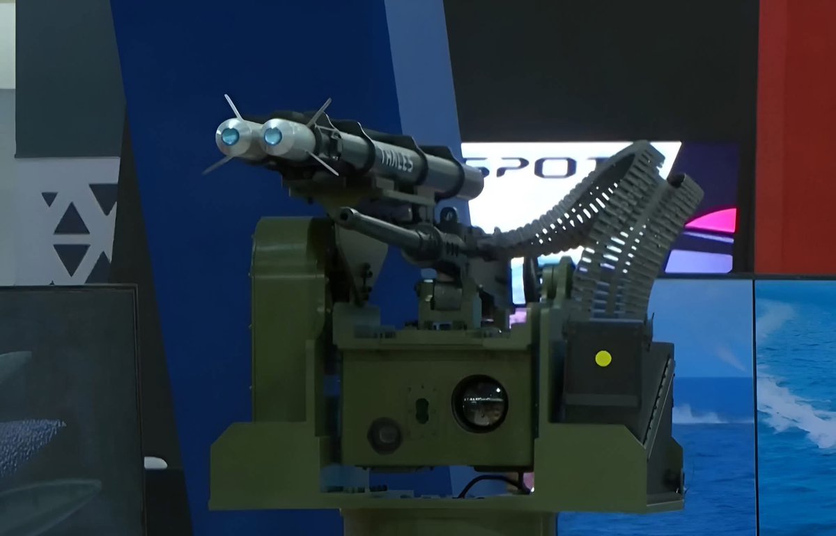 Foad2442's tweet image. 🌠الكشف عن نظام Thales LMM (Martlet) خلال معرض إيديكس … هو نظام مضاد للطائرات المسيرة والمروحيات والقوارب السريعة و غيرها …

#الجيش_المصري_عزنا_وفخرنا  🇪🇬🇪🇬
#صقور_لاتنام