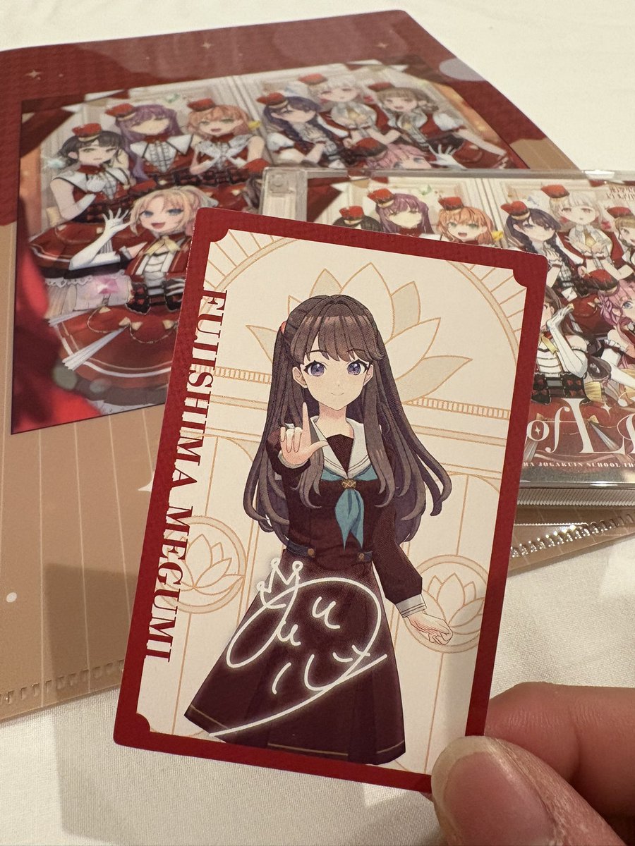 大好きで…大切で…1番の曲
1つ1つの歌詞には想いが全て詰まってる
         ｢世界中を夢中に…！｣
いつまでもずっと、ずっと聴いてる。
帰ってくるの楽しみにしてるよ

配信の王様　藤島慈🪽🤍🫧

#蓮ノ空リリックビデオベストセレクション