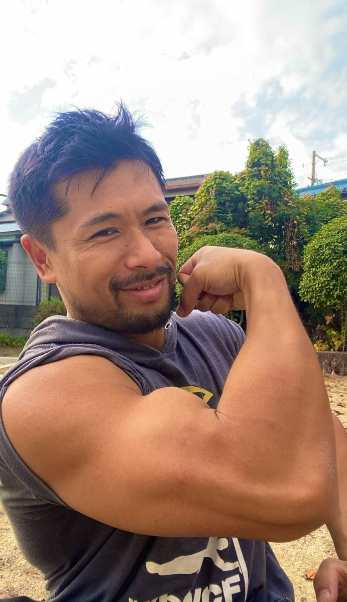 腕が太いほど、

男らしさがUP