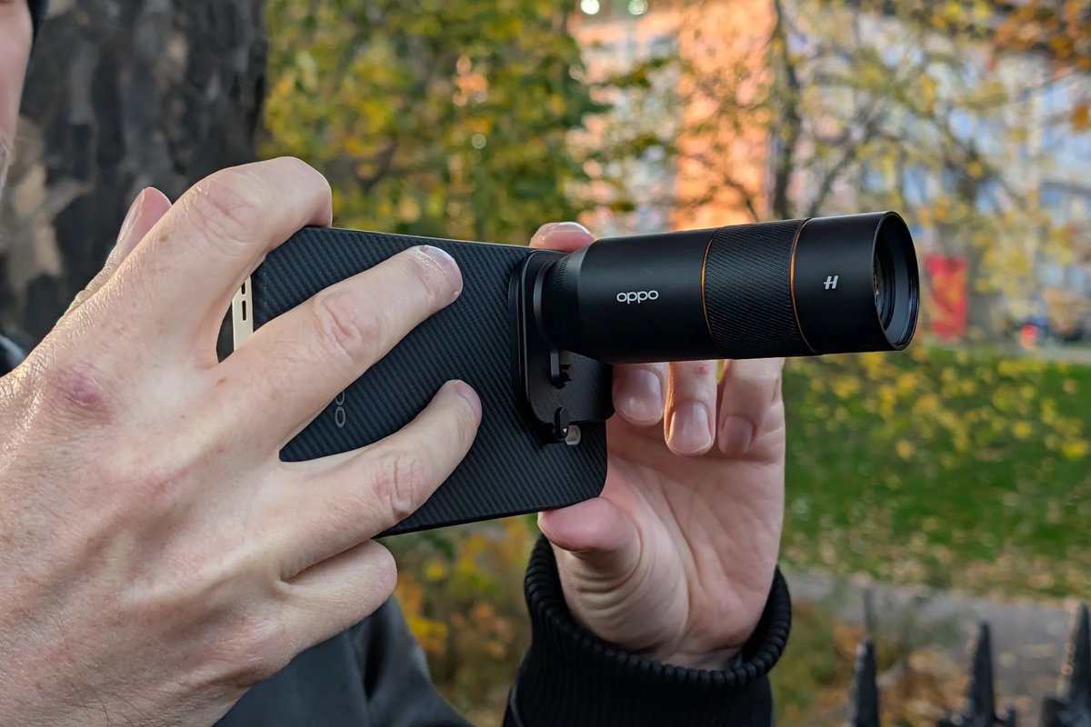 vivo X300 Pro launched in India for ₹1,09,999! 
What I like is that the Effective price of Vivo’s telephoto setup is ₹18,999 and you get ₹4K cashback… meanwhile Oppo is selling theirs at ₹30,000.
Seriously, what is Oppo even thinking?