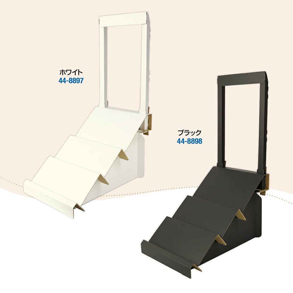 『組立式ポスタースタンド付き3段傾斜棚』

A5判サイズの本を6冊並べられる、便利な紙製什器！
イベントや書店での書籍陳列のお困り事としてよく挙がる「ポスターの飾り方」もこれ1台で解決！
上部に付属のパーツをセットする事で、A3判サイズのポスターを飾る事ができます✨
goodslog.info/39805/