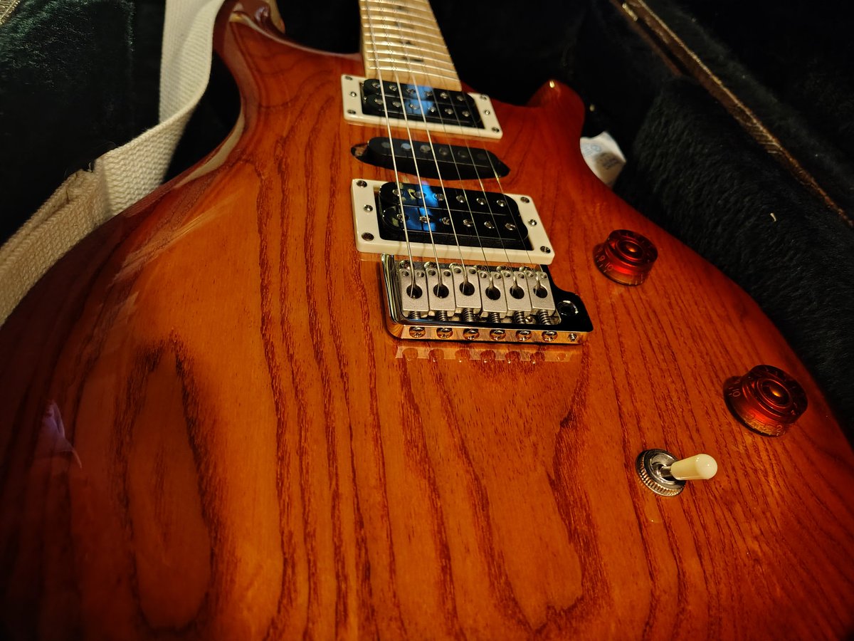 CurseofConform's tweet image. Sold my Kramer Pacer Series since I wasn&apos;t feeling it so this is the new lineup.