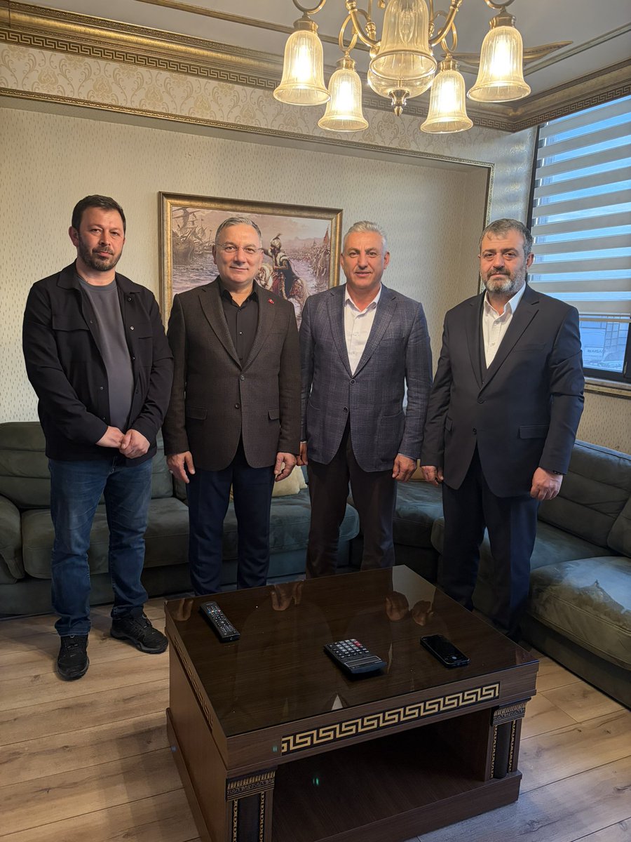 Rize Kalkandere Belediye Başkanı, Syn; Mehmet Yılmaz ve Mc. üyesi Samet Kaptan, Yetimoğlu Dernek kurulu üyesi, iş adamı Kemal Yılmaz. Hrt. mühendisi Gökhan Yetimoğlu,
Karaman Group merkez şubemize ziyaretimize gelerek,  bizleri onure etmişlerdir. Kendilerine şükranlarımı sunarım.