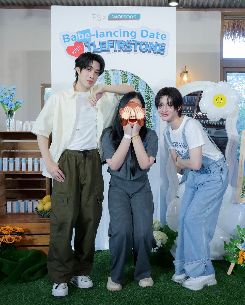 NNilpho152538's tweet photo. เติ้ม : พูดเย้อๆๆๆน้า 😳
~พ้มมาลาาา
ไว้เจอกันงานหน้านะคั๊บบ🩷💚
#TleFirstone
#ESxTleFirstone https://t.co/cHBkNtRYWs