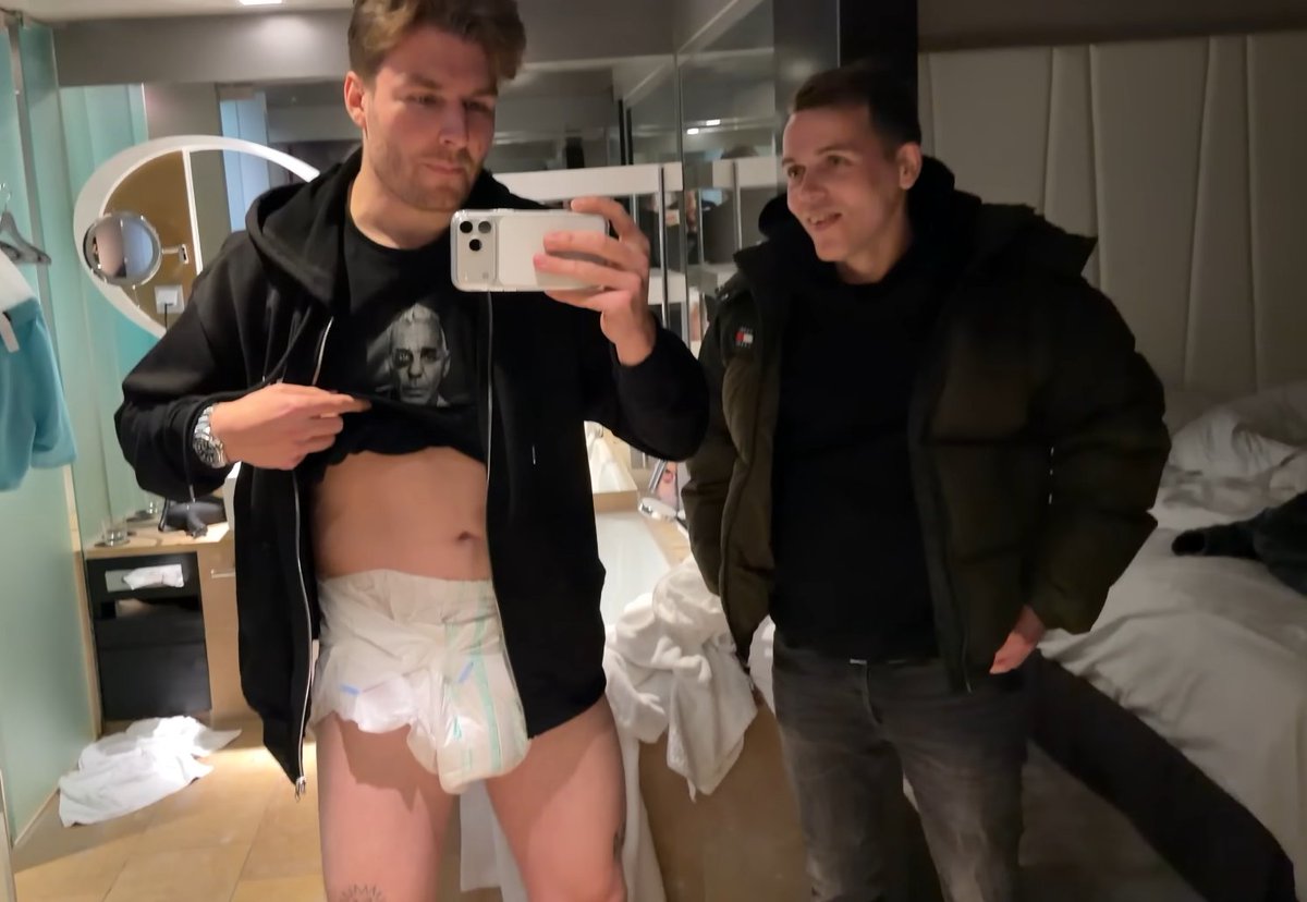 At0mfried tweet media