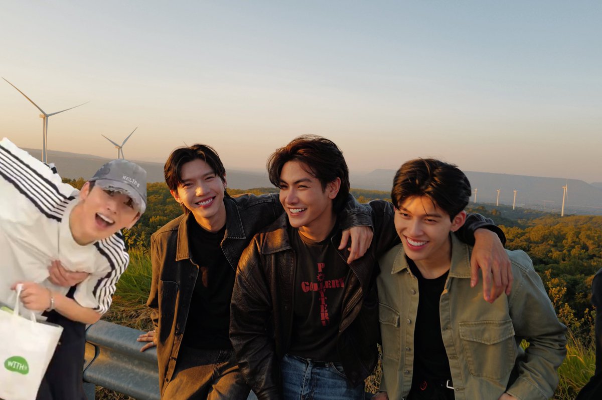 TrendforPS_TH's tweet image. ตาต้าอยู่นี่ เห็นนุมั้ยยยย

#JASPER_Touch
#JASPER
#Santapp #ppnaravit 
#JoongArchen  #aou_tnbknr