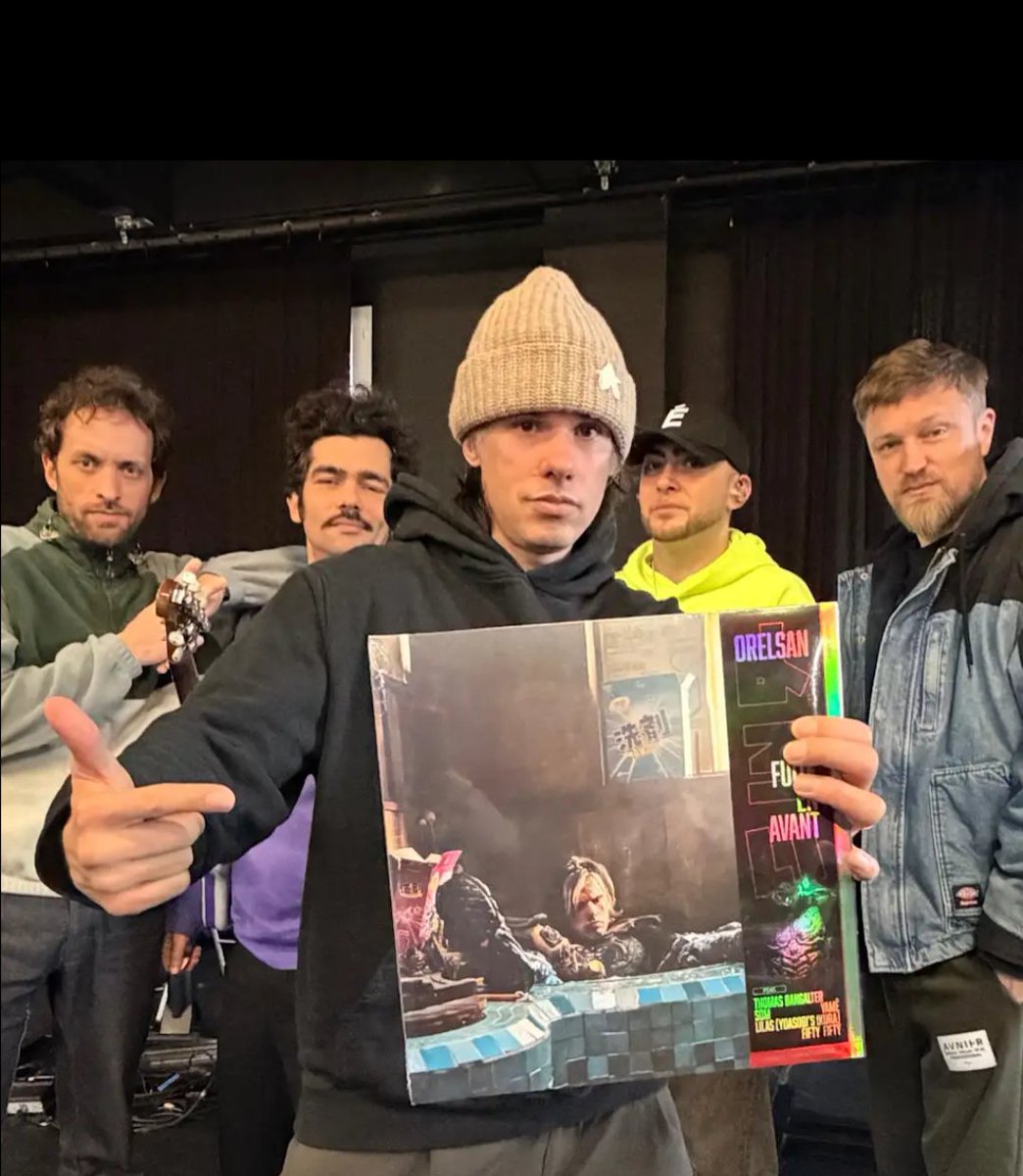 les_orel's tweet photo. LES VINYLES C'EST DISPO 🚨🚨🚨 https://t.co/5yM30N4UM2