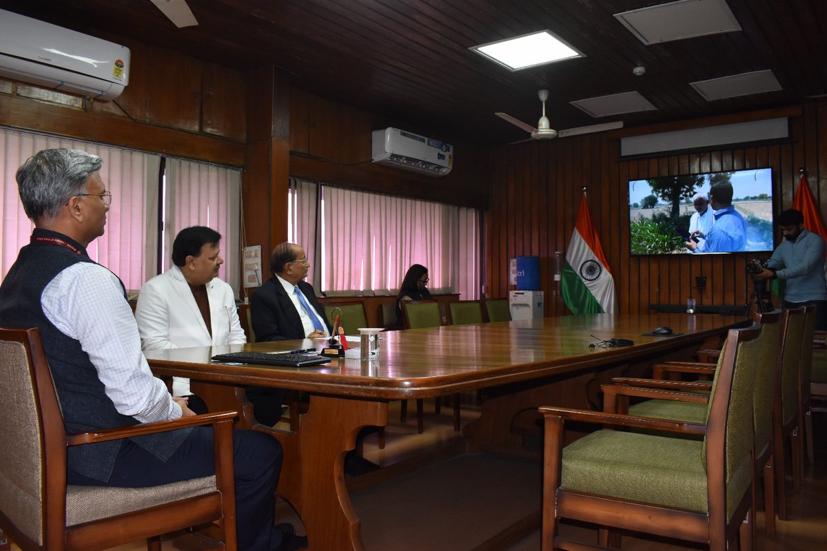 mdncdc's tweet image. A Proud Moment for the Cooperative Movement! 
The National Film &amp;amp; Fine Arts Cooperative Ltd. (NAFFAC) proudly launches its dedicated YouTube Channel —&quot;SAHAKAR SAMVAD” on the occasion of the International Year of Cooperatives 2025.
The channel was officially launched by Sh. Pankaj…